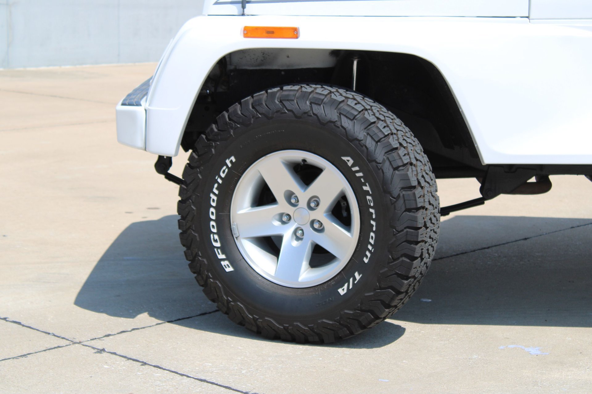 Used 1991 Jeep Wrangler Renegade AWD/4WD image 27