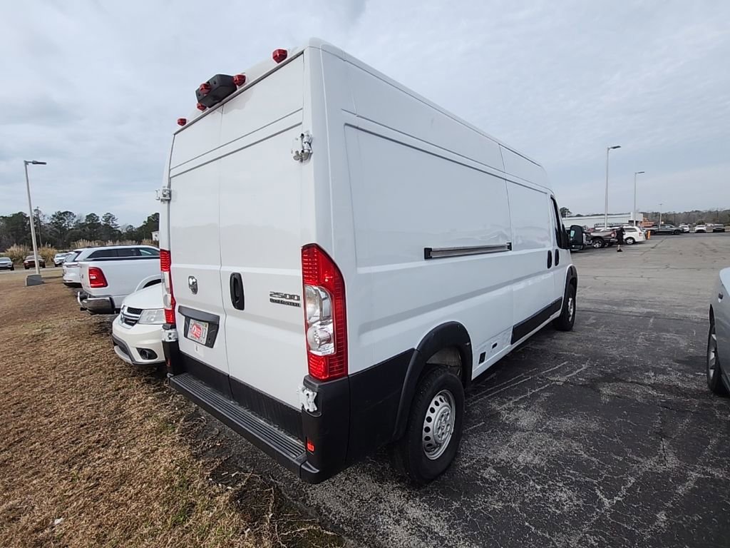 Used 2025 RAM ProMaster 2500 w/ Convenience Group FWD image 3