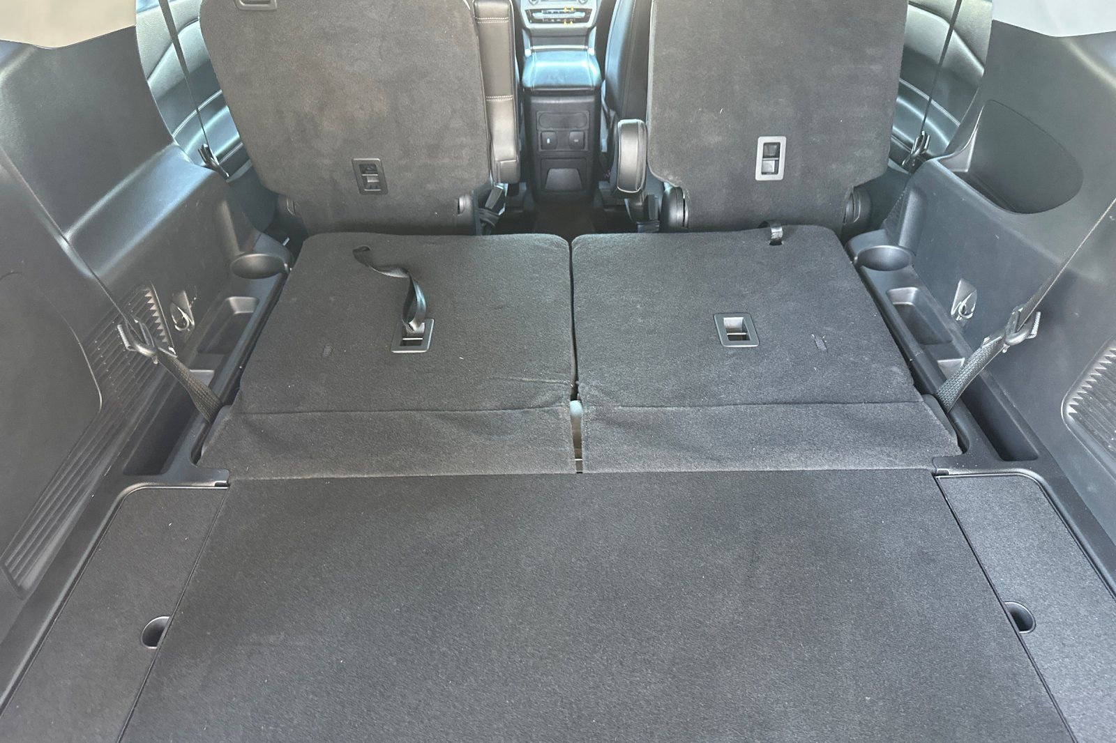 Used 2022 Ford Explorer XLT w/ Equipment Group 202A RWD image 16