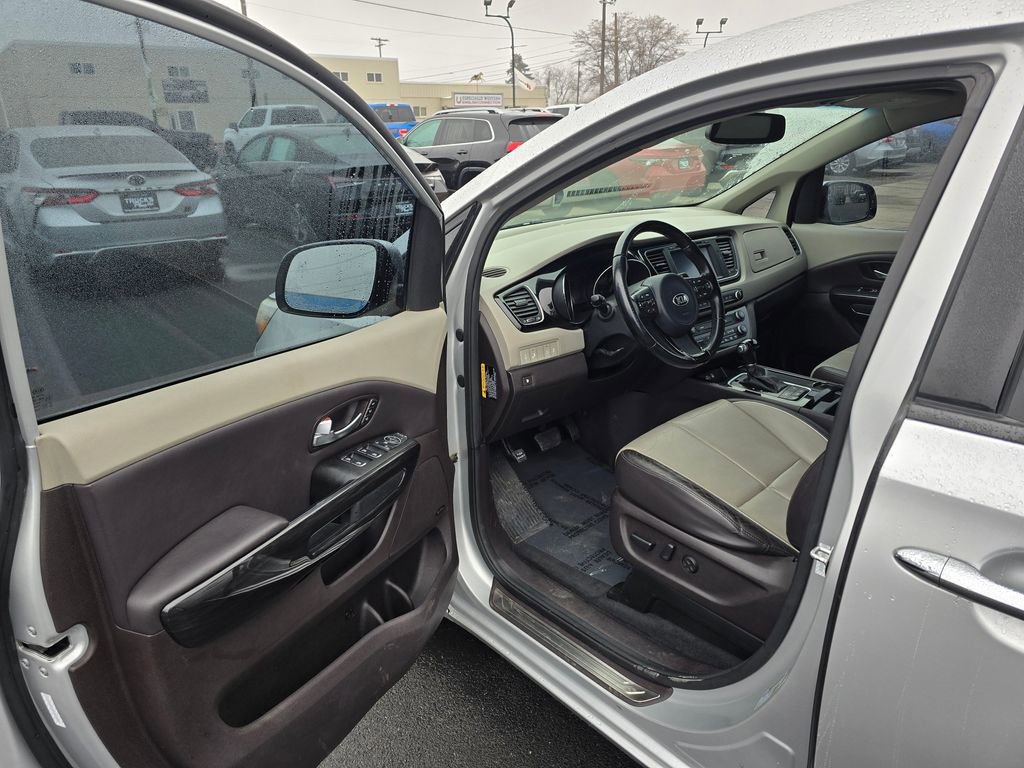 Used 2015 Kia Sedona SX Limited image 20
