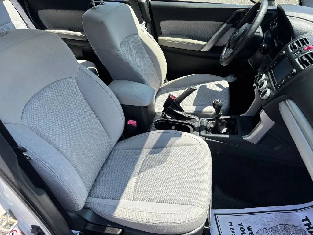 Used 2017 Subaru Forester 2.5i AWD/4WD image 15