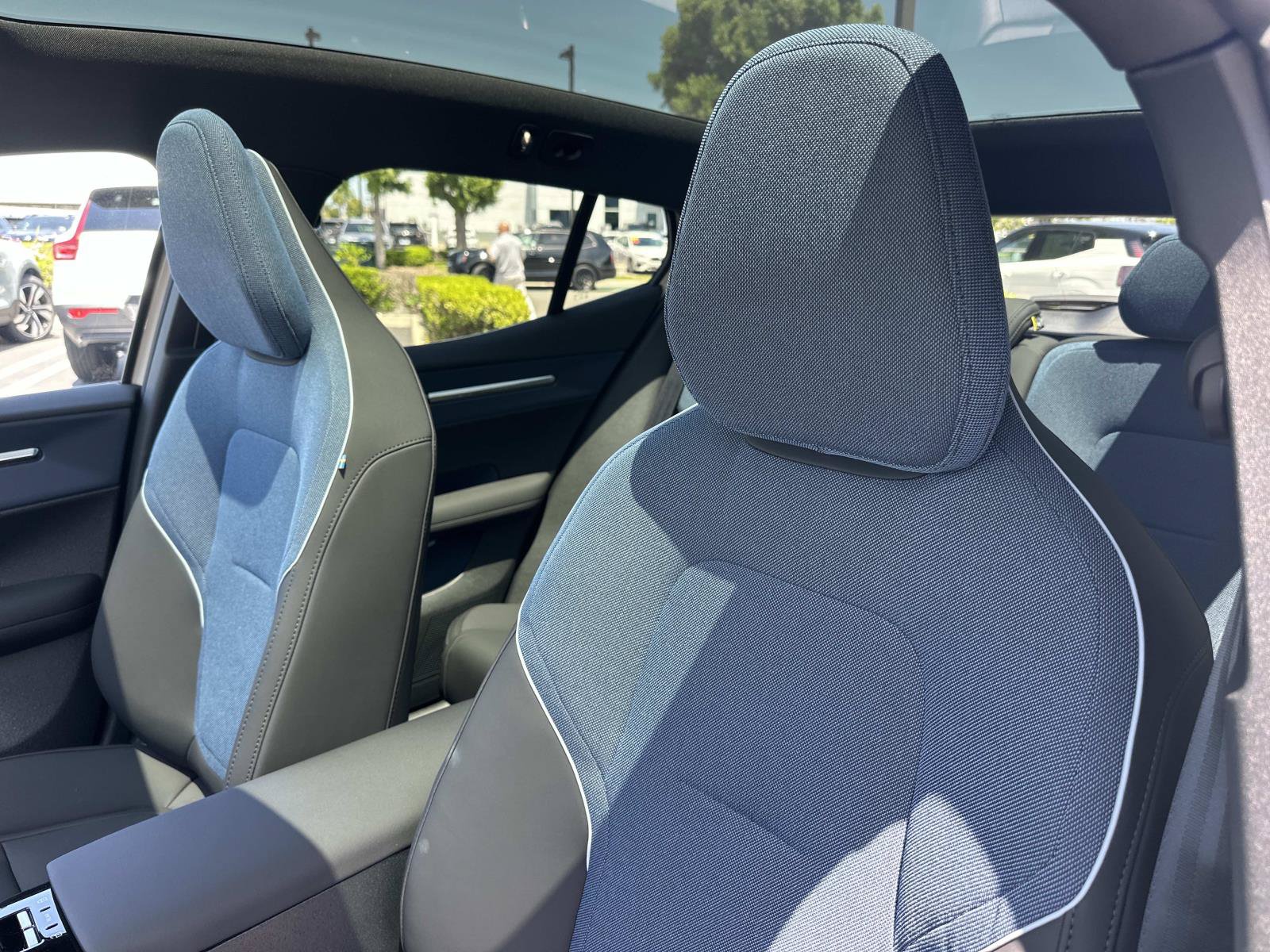 New 2026 Volvo EX30 Cross Country Ultra AWD/4WD image 15