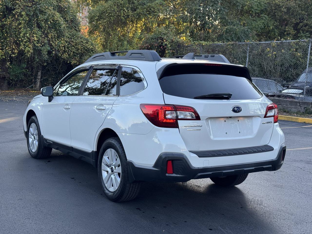 Used 2019 Subaru Outback 2.5i Premium AWD/4WD image 5