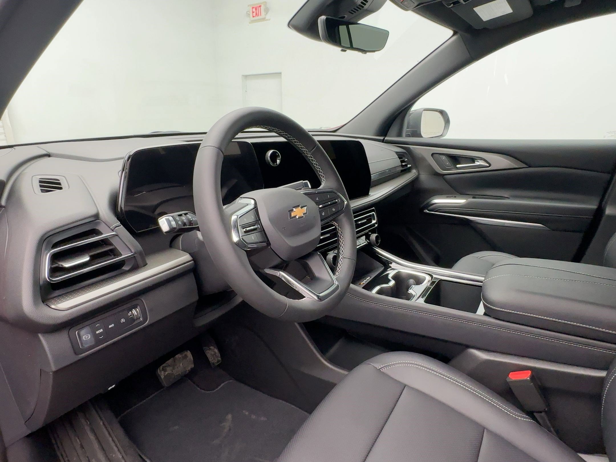 New 2026 Chevrolet Traverse LT w/ Sun and Wheel Package image 4