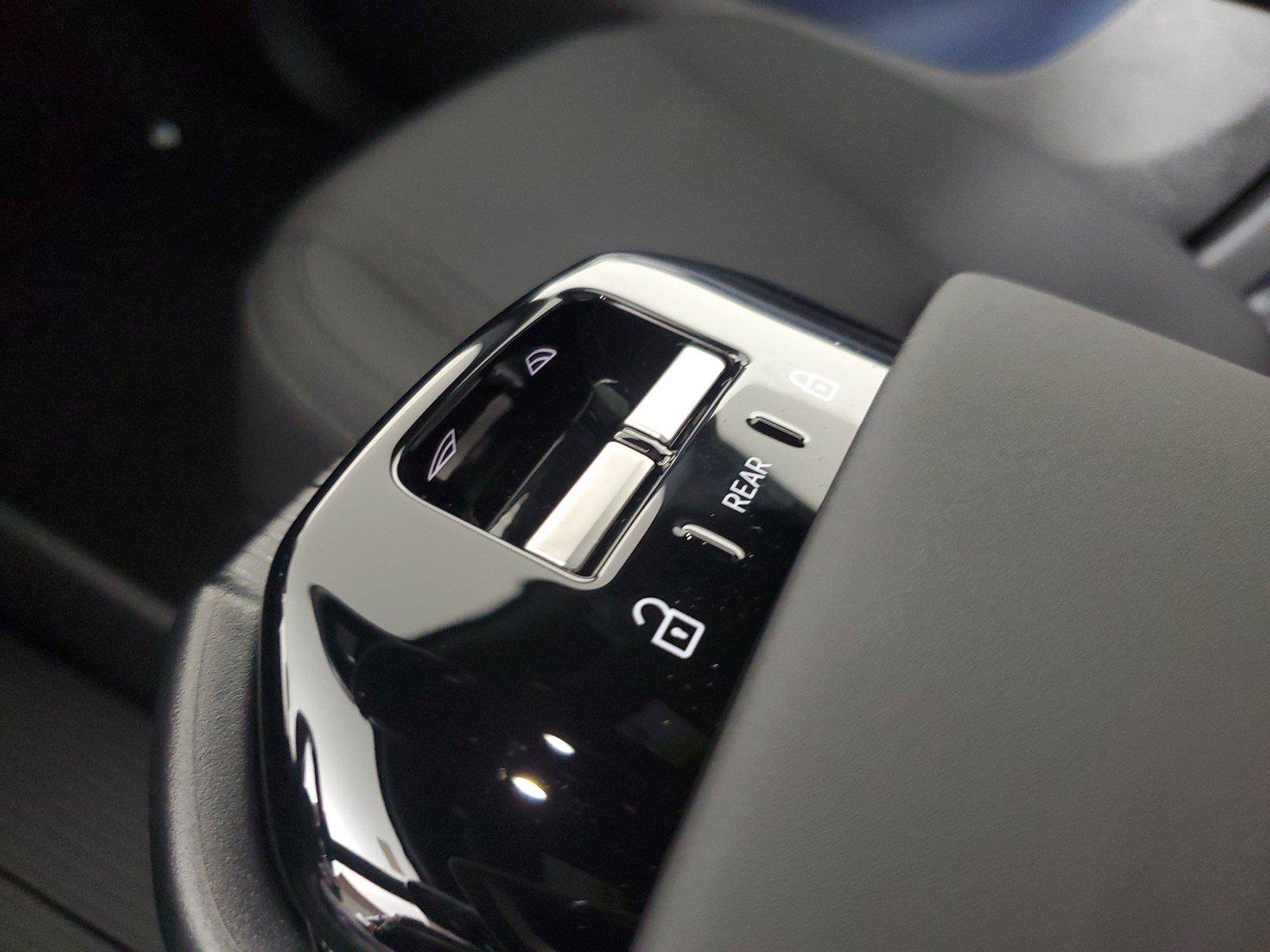 New 2026 Volvo EX30 Ultra AWD/4WD image 19