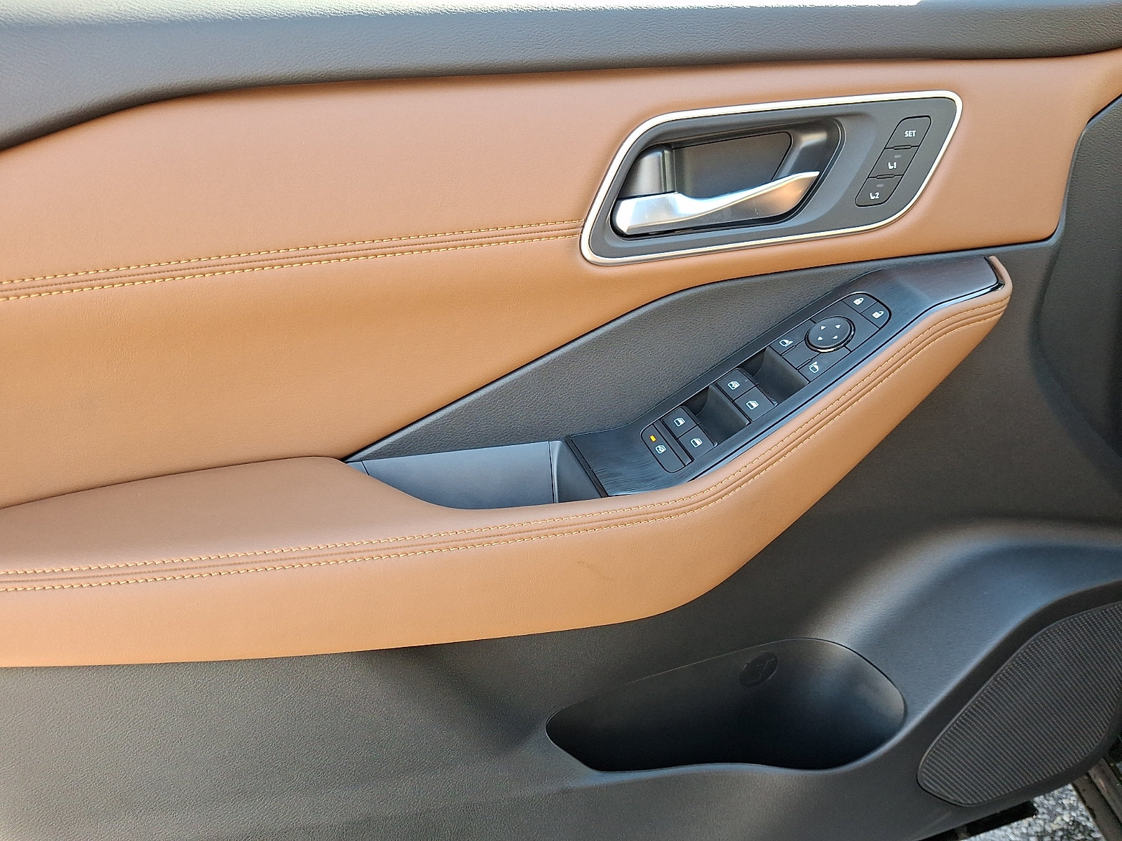 Certified 2026 Nissan Rogue Platinum AWD/4WD image 9