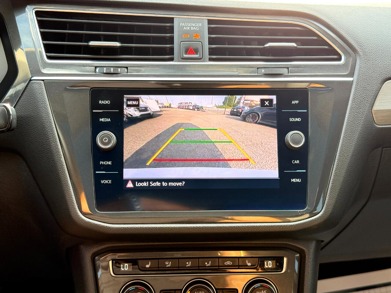 Used 2019 Volkswagen Tiguan SE w/ Panoramic Sunroof Package image 21