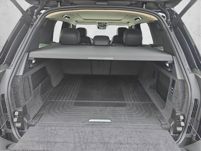 New 2025 Land Rover Range Rover SE image 12
