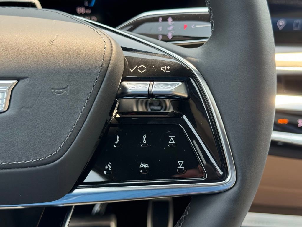 New 2025 Cadillac Lyriq Luxury image 29