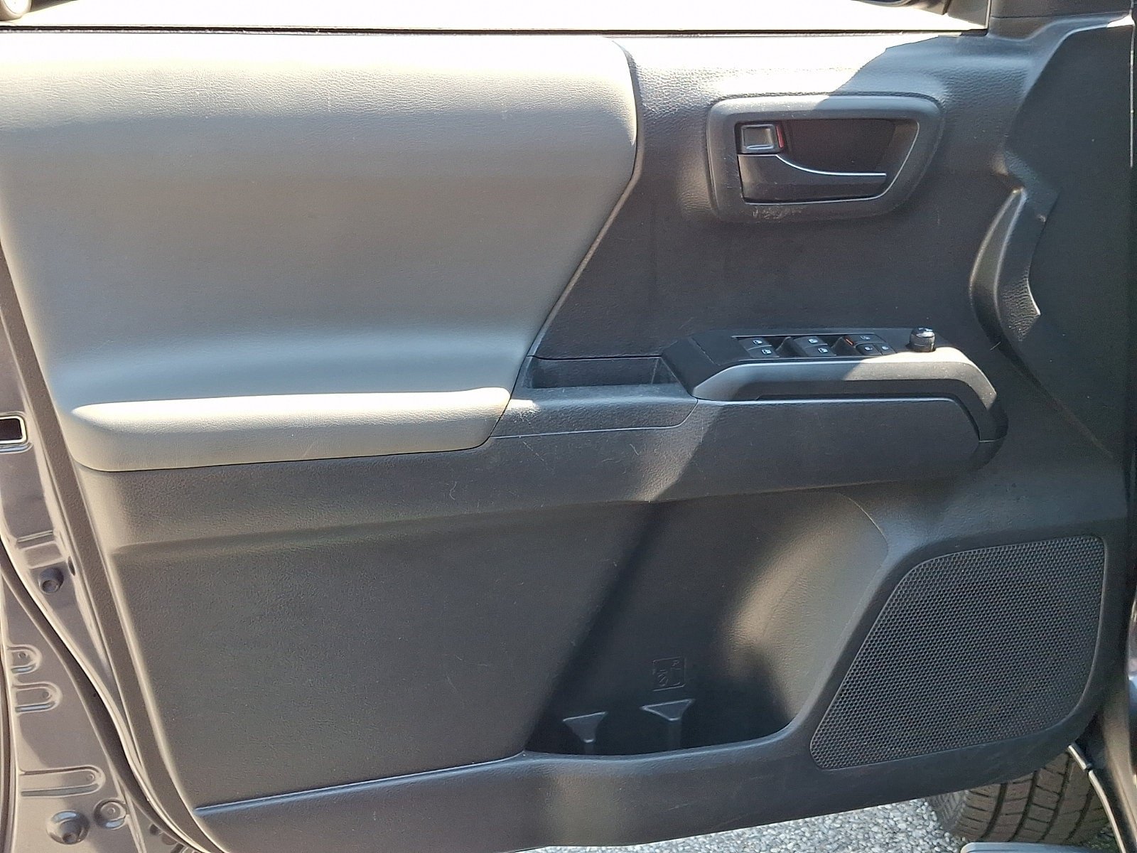 Certified 2023 Toyota Tacoma SR AWD/4WD image 13