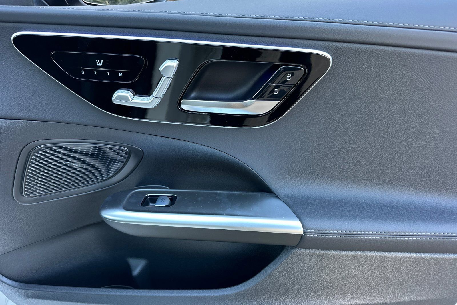 New 2025 Mercedes-Benz C 300 4MATIC Sedan image 32