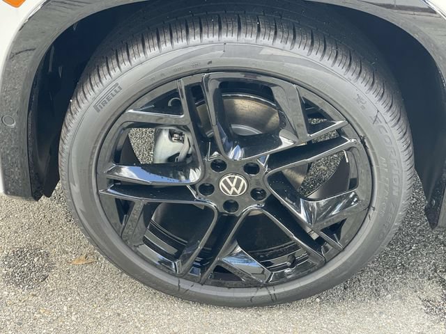 New 2026 Volkswagen Tiguan SE R-Line FWD image 30