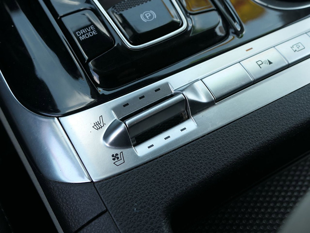 Used 2022 Kia Carnival SX FWD image 19