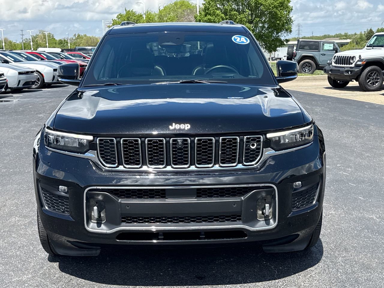 Used 2024 Jeep Grand Cherokee L Overland w/ Advanced Protech Group III AWD/4WD image 8