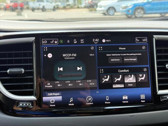 Certified 2023 Chrysler Pacifica Touring-L image 17