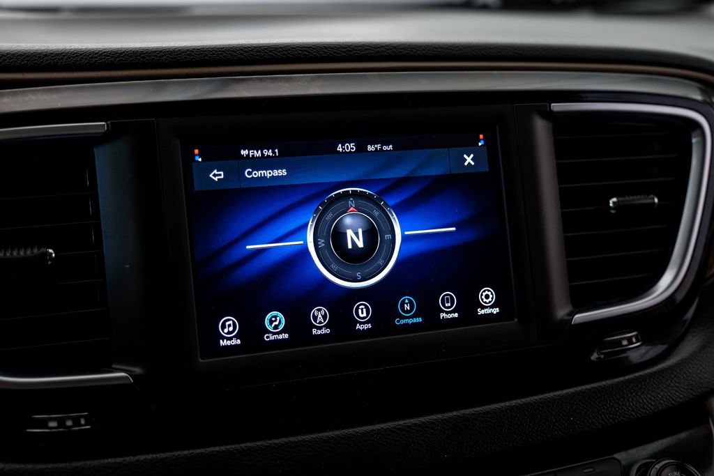 Used 2020 Chrysler Voyager Lxi image 28