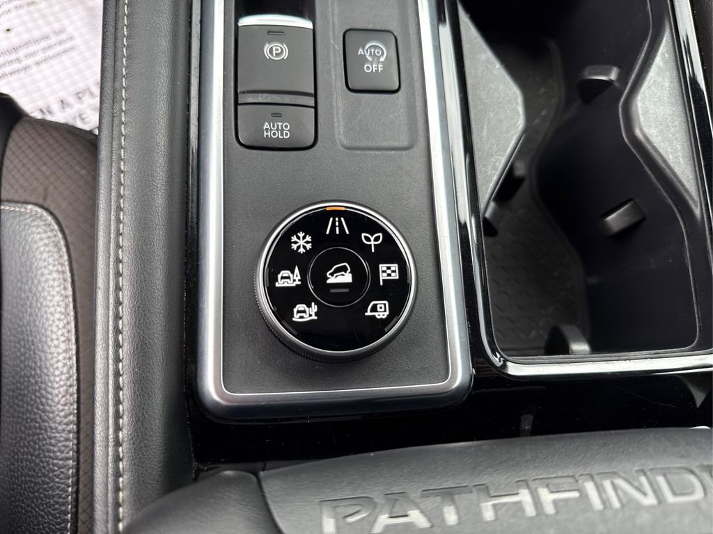 Used 2023 Nissan Pathfinder SL w/ Lighting Package (N92) AWD/4WD image 37