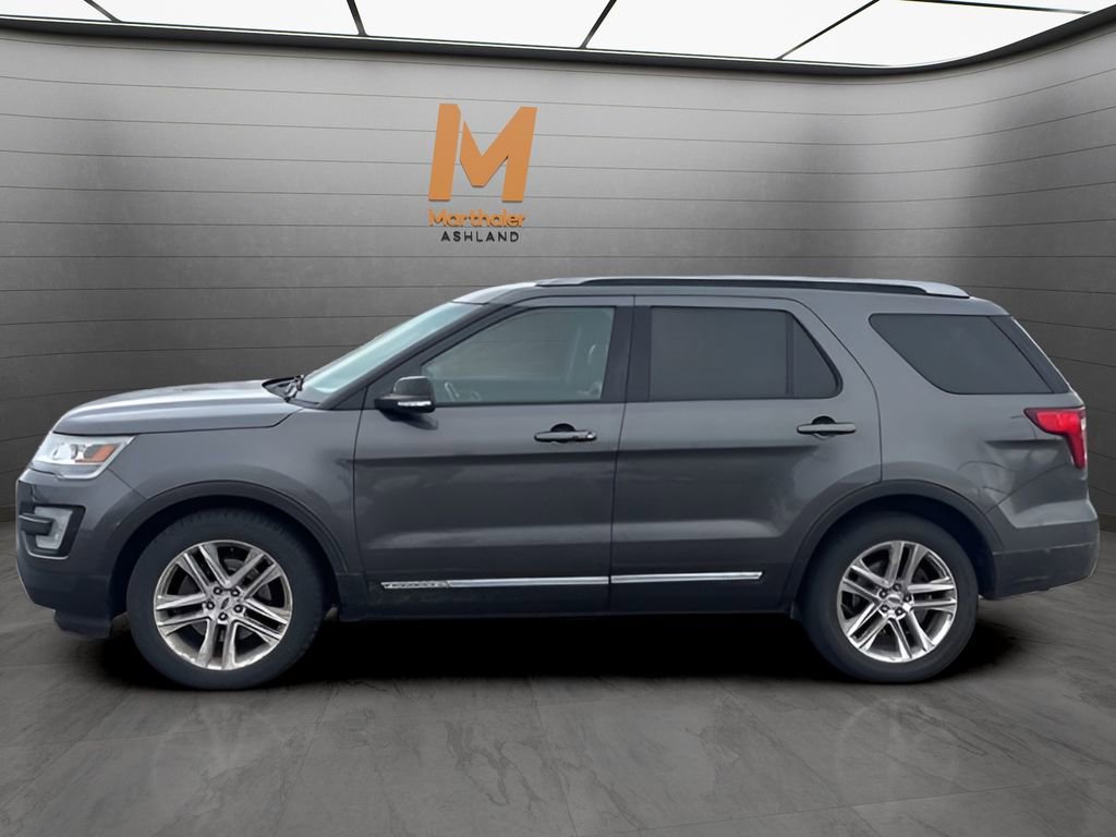 Used 2016 Ford Explorer XLT w/ Equipment Group 202A image 2