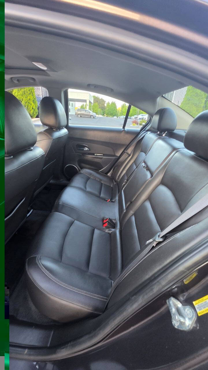 Used 2016 Chevrolet Cruze LTZ w/ Sun, Sound and Sport Package FWD image 10