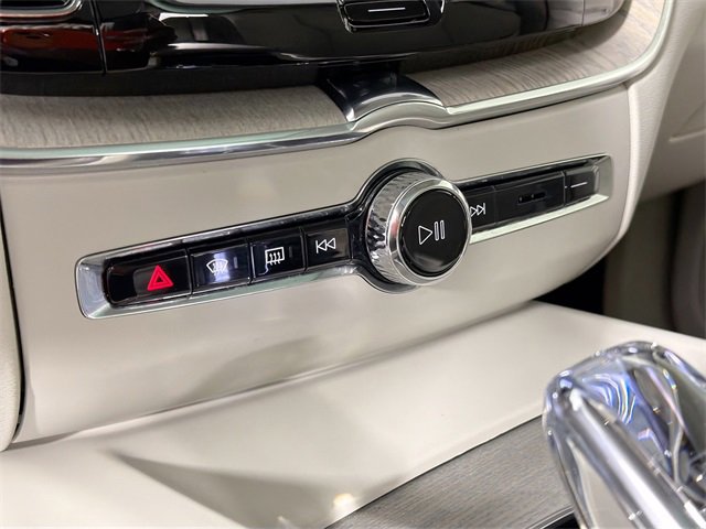Used 2023 Volvo XC60 B5 Ultimate w/ Protection Package image 15