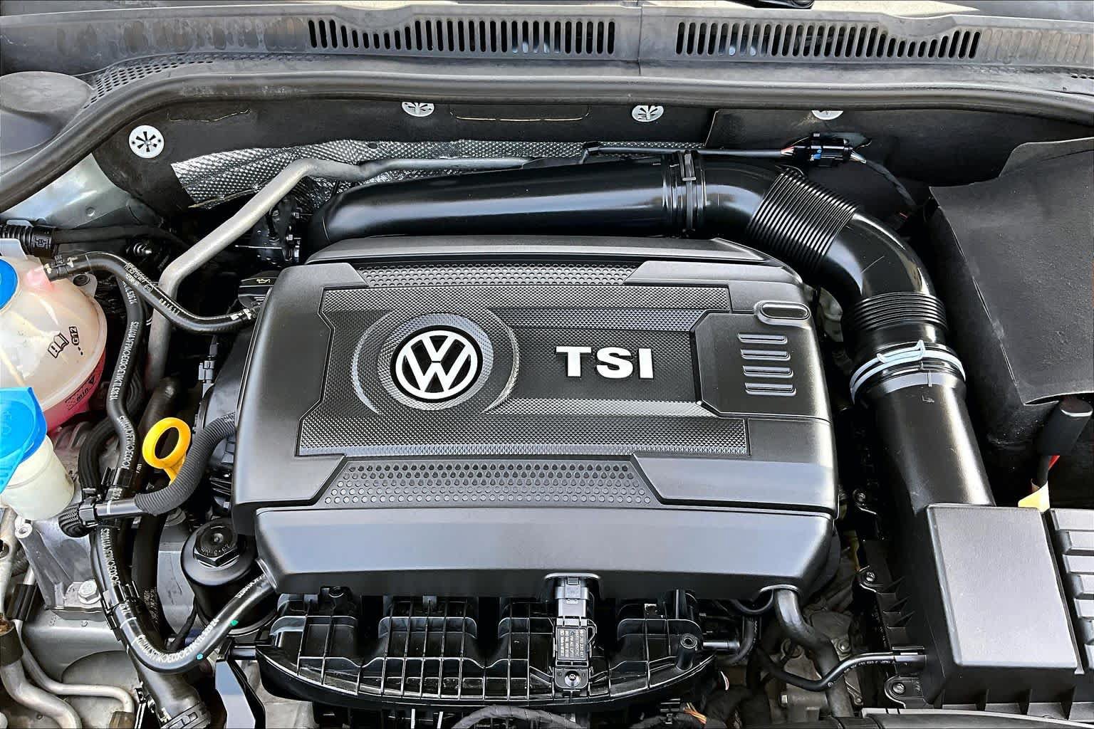 Used 2016 Volkswagen Jetta SEL w/ Lighting Package FWD image 33