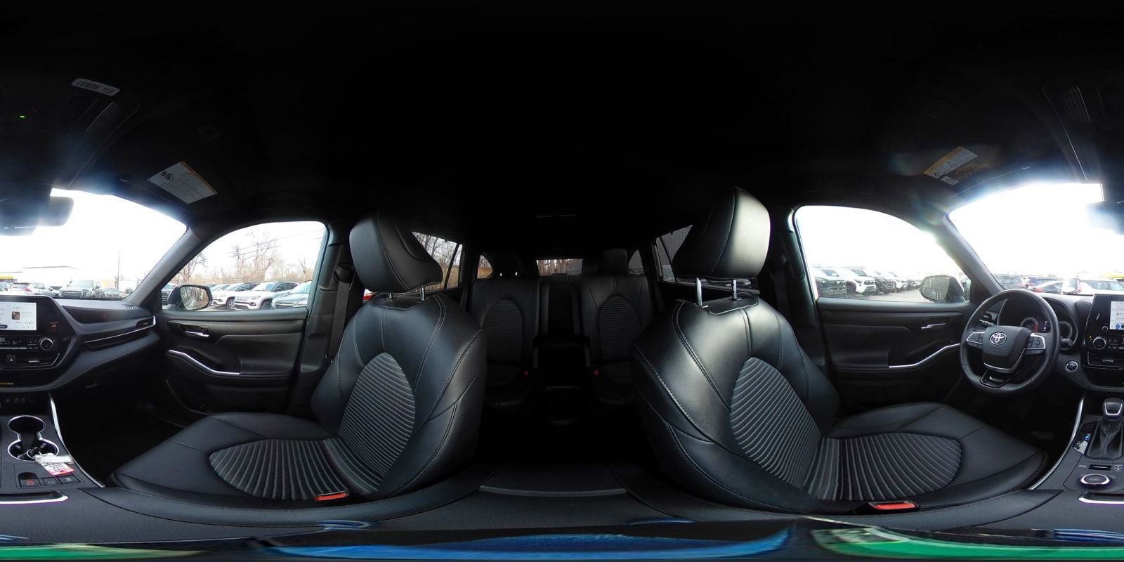 Used 2025 Toyota Highlander XSE image 45