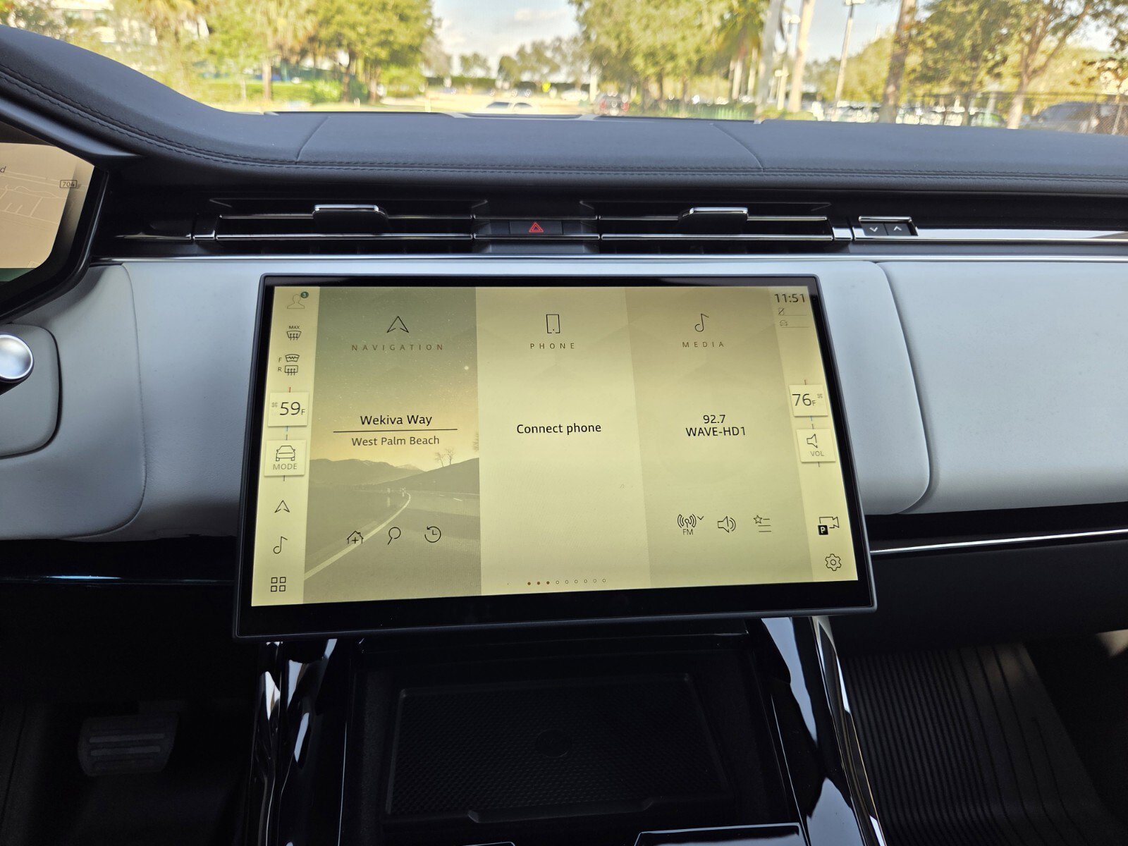 New 2025 Land Rover Range Rover Sport SE image 23