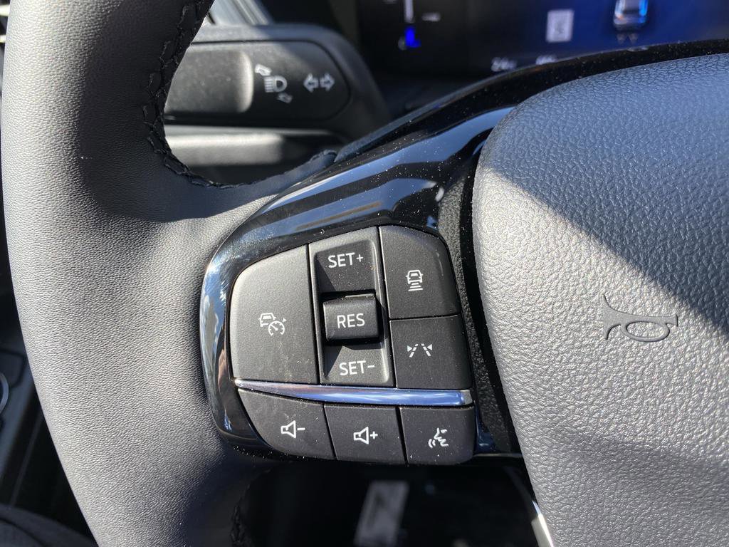 New 2025 Ford Escape SE w/ Class II Trailer Tow Package image 32