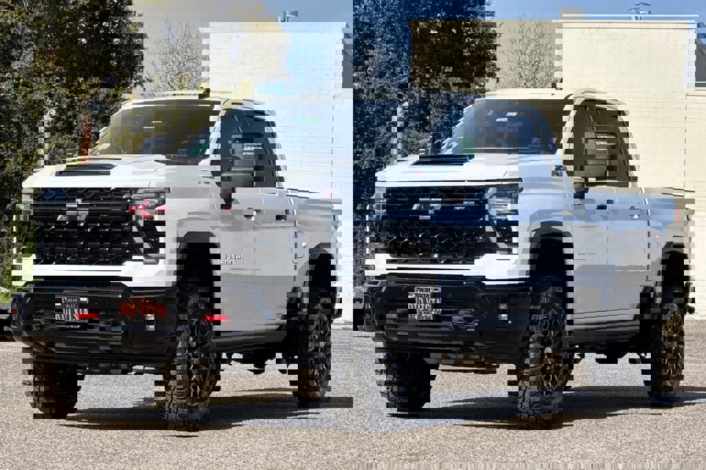 New 2026 Chevrolet Silverado 2500 ZR2 image 8
