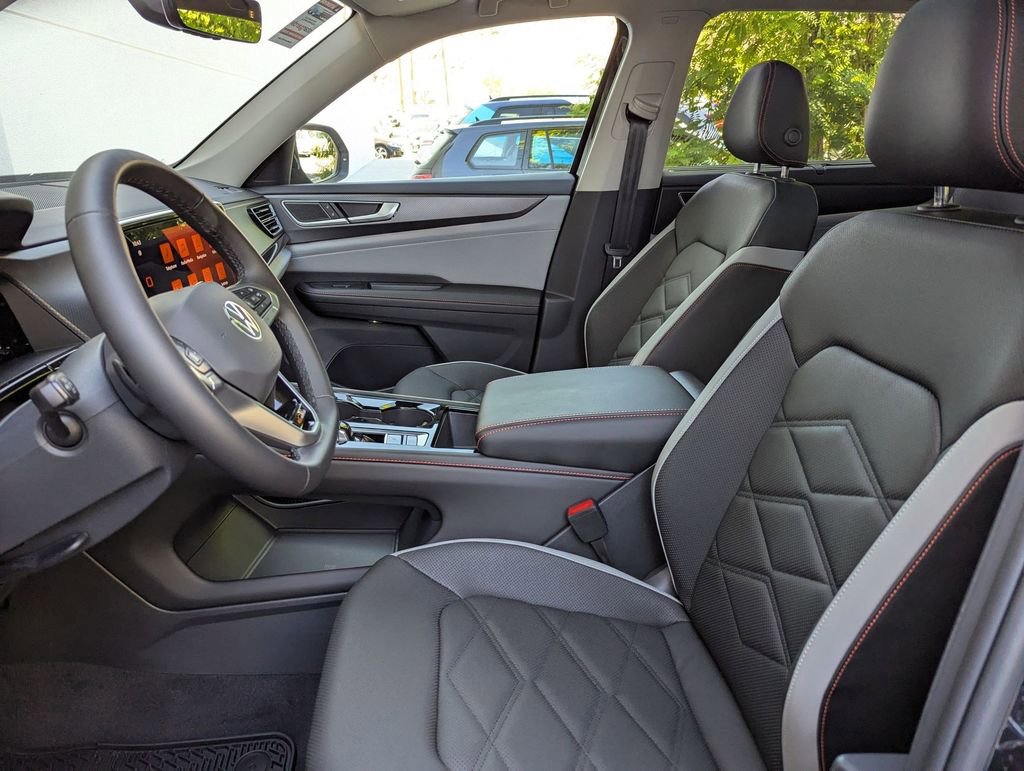New 2026 Volkswagen Atlas Peak Edition image 15