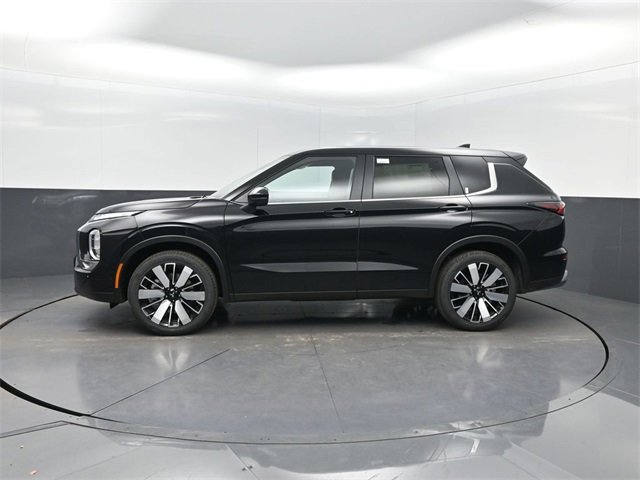 New 2025 Mitsubishi Outlander SE image 2