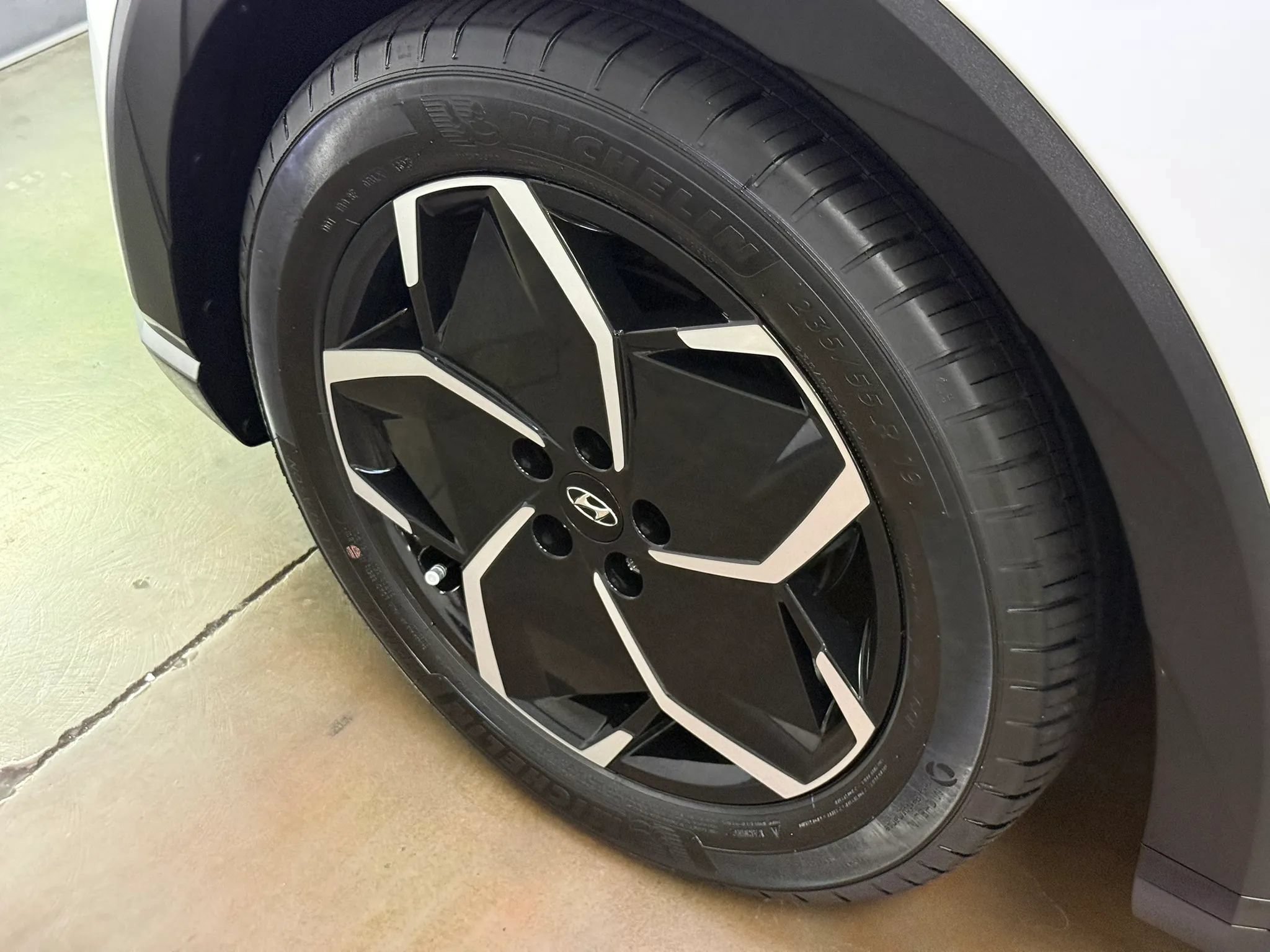 Used 2024 Hyundai Ioniq 5 SE RWD image 18