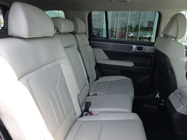 Certified 2025 Hyundai Santa Fe SEL FWD image 9