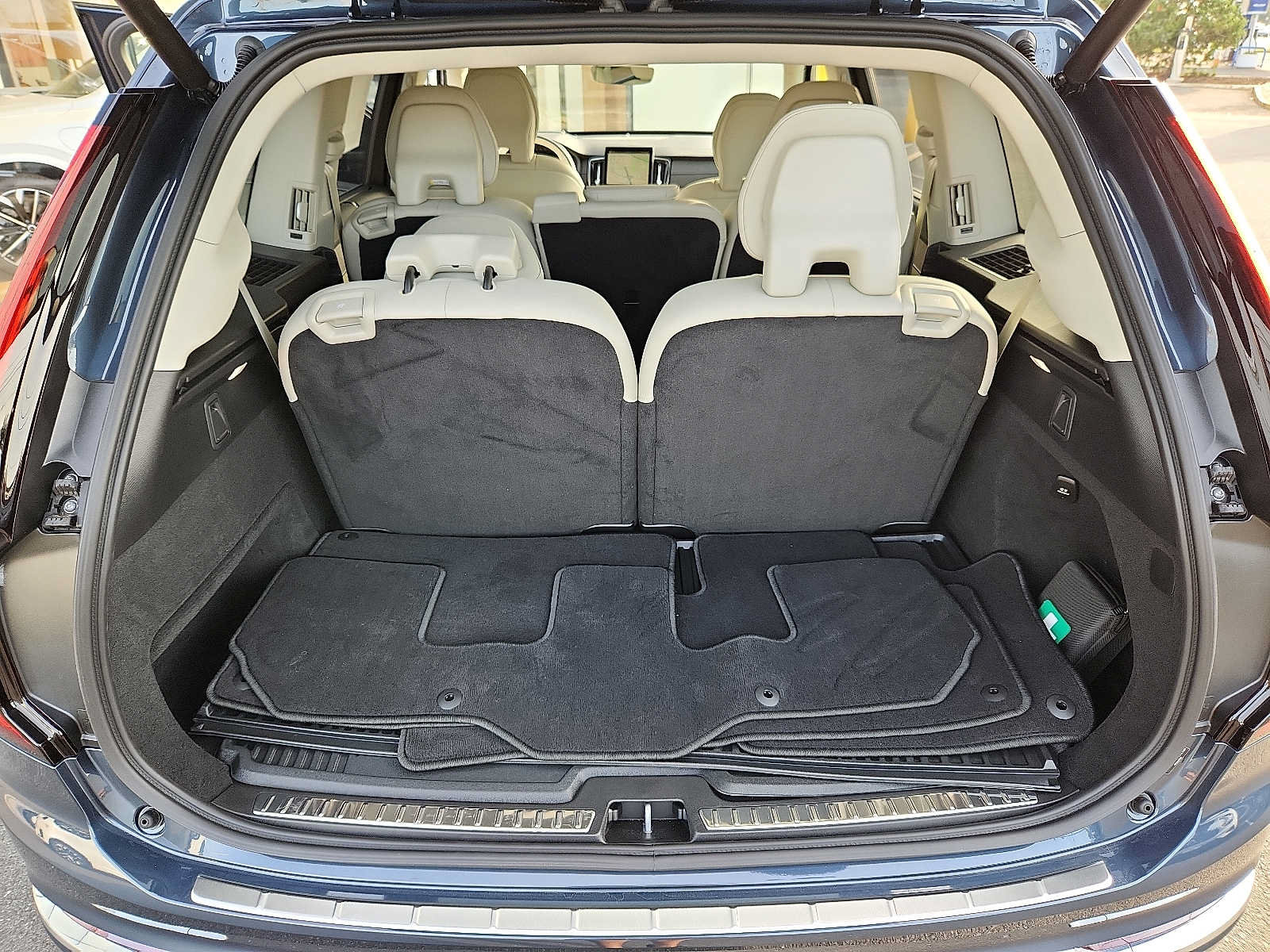 Used 2026 Volvo XC90 B6 Ultra w/ Protection Package Premier AWD/4WD image 26