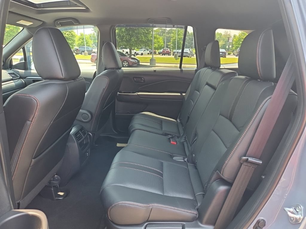 Used 2023 Honda Passport TrailSport image 11