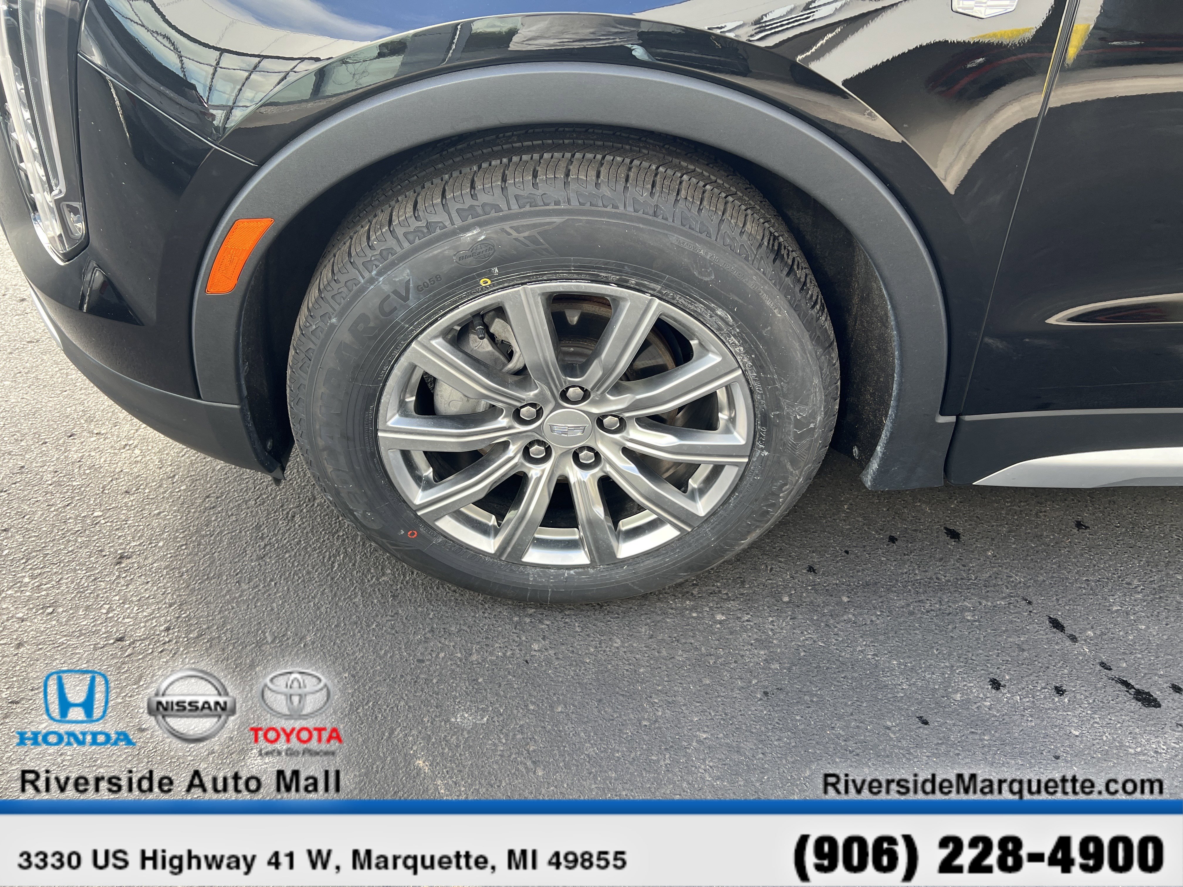 Used 2021 Cadillac XT4 Premium Luxury image 11