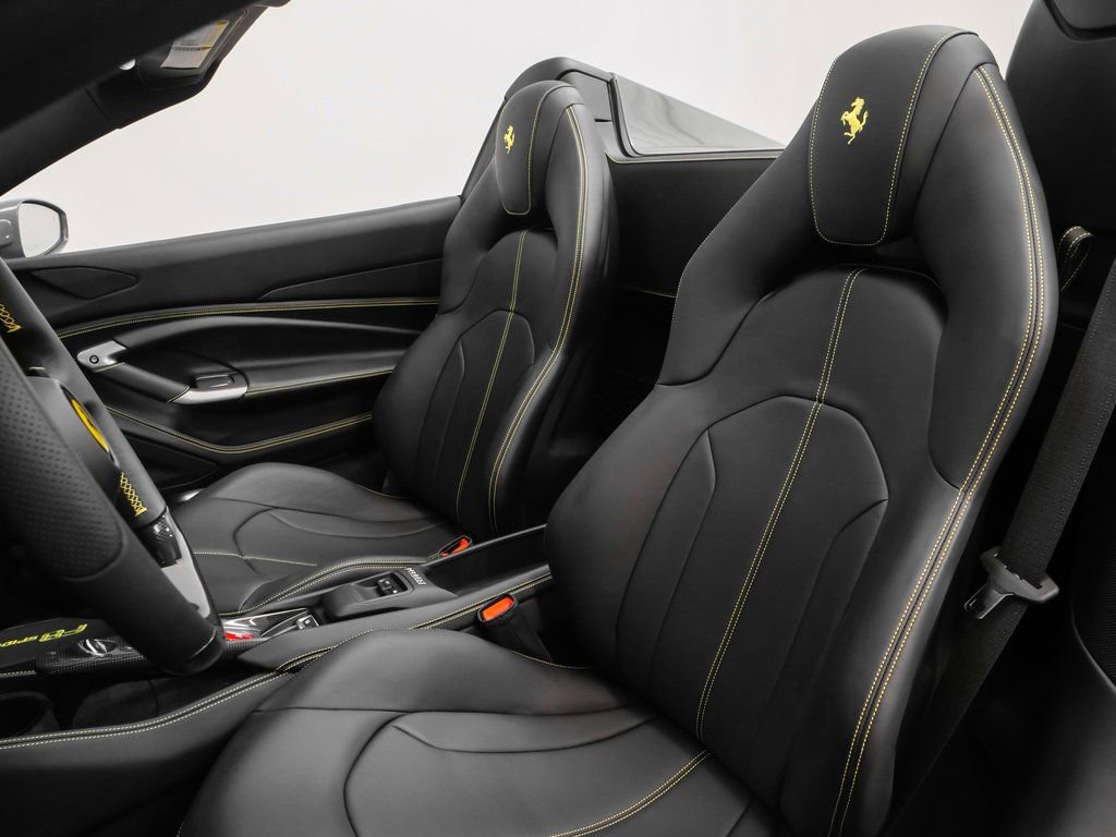 Used 2022 Ferrari F8 Tributo image 3