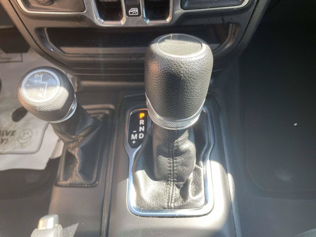 Used 2023 Jeep Gladiator Sport AWD/4WD image 17