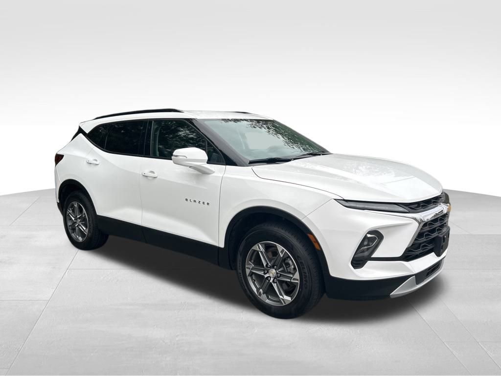Used 2024 Chevrolet Blazer LT image 1