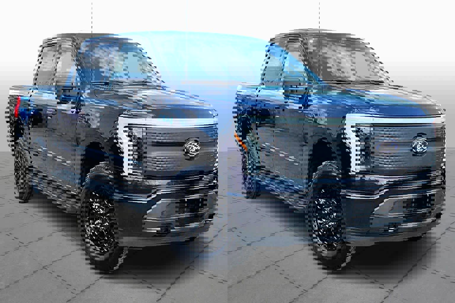 Certified 2025 Ford F150 Lightning XLT w/ Max Trailer Tow Package image 2