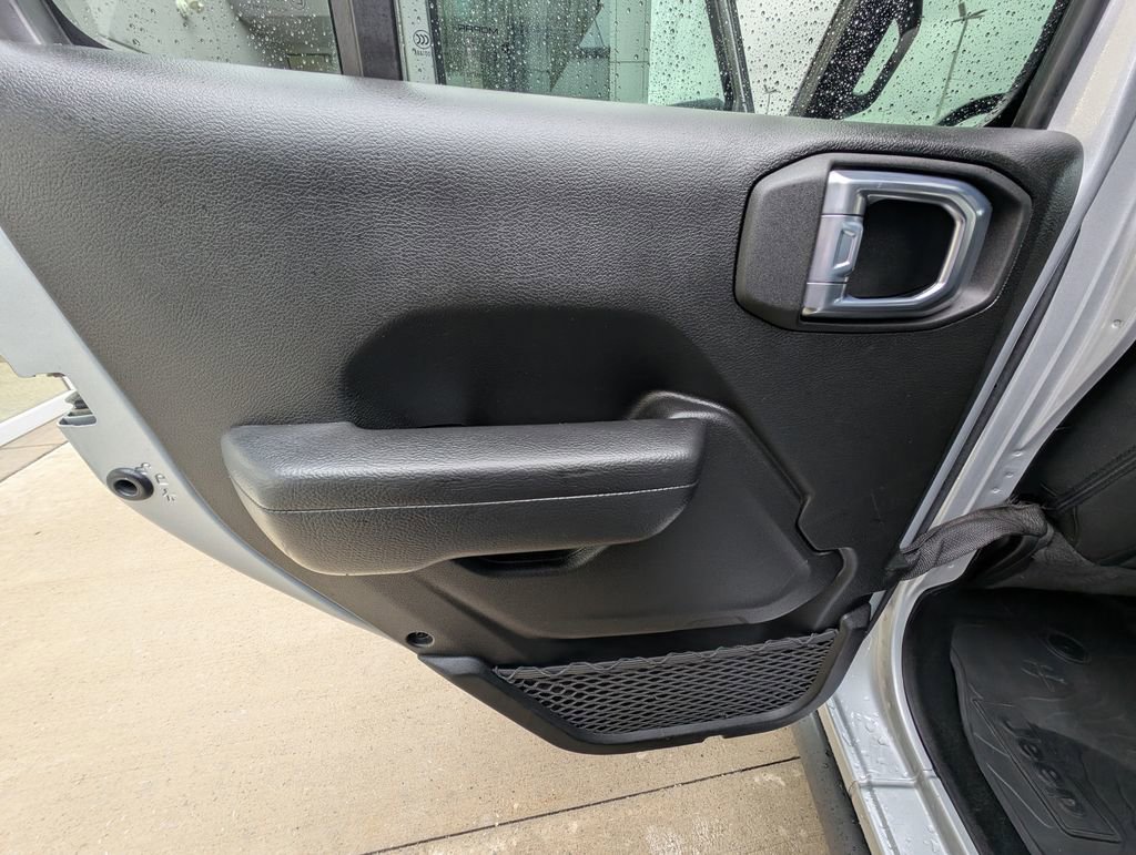 Used 2022 Jeep Wrangler Unlimited Willys image 39