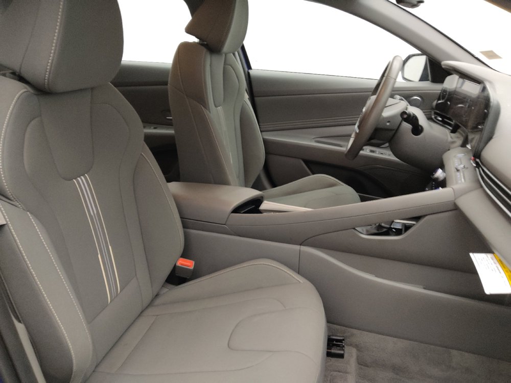 Used 2023 Hyundai Elantra SEL w/ Convenience Package FWD image 21