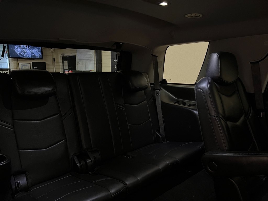Used 2018 Cadillac Escalade Luxury RWD image 26