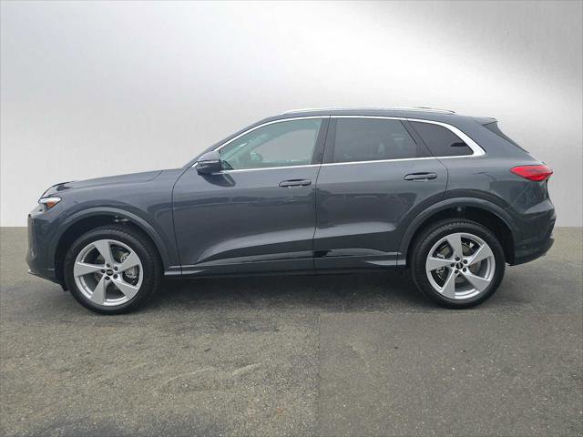 Used 2025 Audi Q5 Premium Plus w/ Premium Plus AWD/4WD image 6