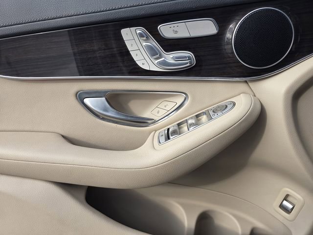 Used 2020 Mercedes-Benz GLC 300 image 17