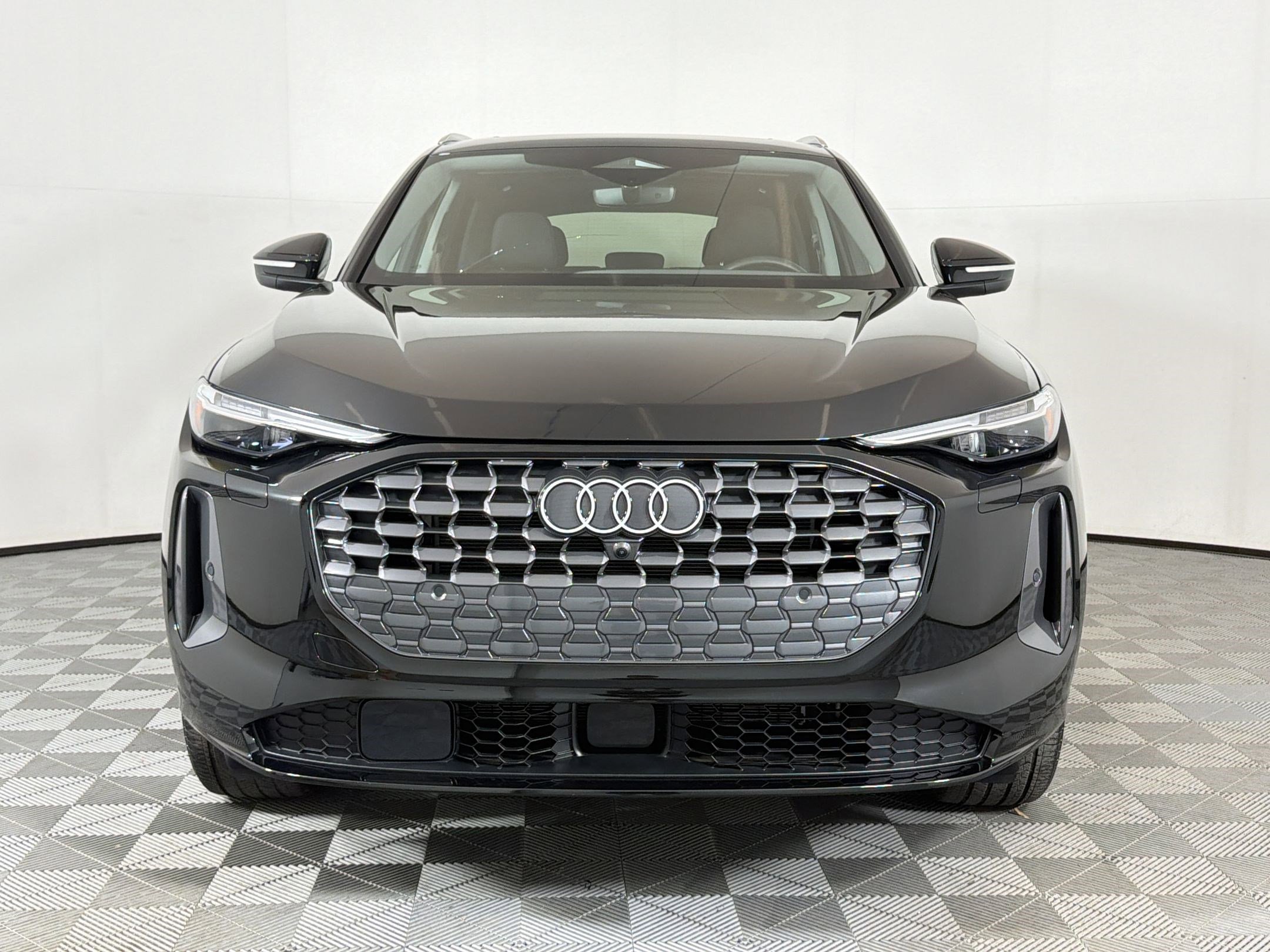 Used 2025 Audi Q5 Premium Plus w/ Premium Plus image 6