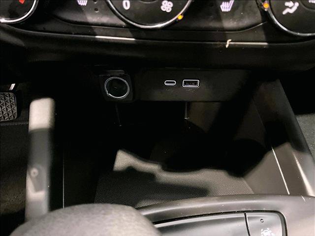 Used 2024 Chevrolet Trax RS FWD image 26
