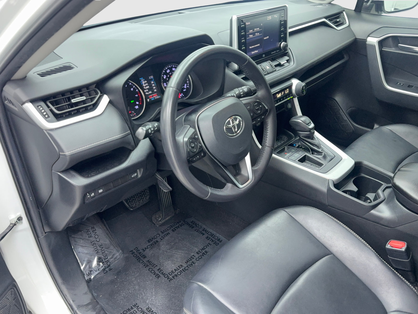 Used 2020 Toyota RAV4 XLE Premium FWD image 15