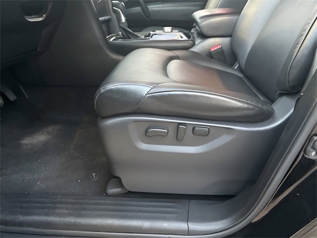 Used 2022 Nissan Armada SV image 19