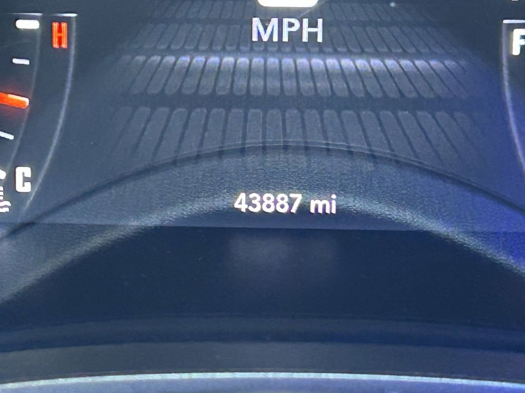 Used 2020 Dodge Challenger R/T w/ Driver Convenience Group image 27